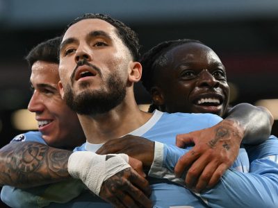 Rayan Cherki brilha no Manchester City e ganha elogios como futuro favorito à Bola de Ouro