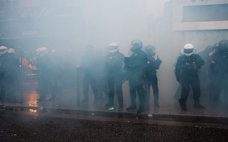 Protestos na França provocam adiamentos de partidas da Ligue 1 e afetam calendário do futebol nacional