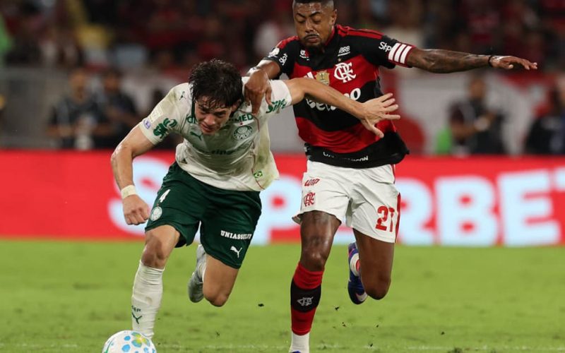 Brasileirão retoma com jogos cruciais: Flamengo e Palmeiras na briga pelo título e Corinthians enfrenta o risco de rebaixamento