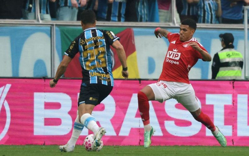 Grêmio se manifesta após CBF reconhecer erro crucial em clássico GreNal e cobra igualdade de critérios