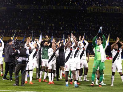 Vasco enfrenta Boca Juniors em busca da final da Sul-Americana; veja onde assistir às semifinais de hoje