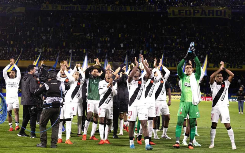 Vasco enfrenta Boca Juniors em busca da final da Sul-Americana; veja onde assistir às semifinais de hoje