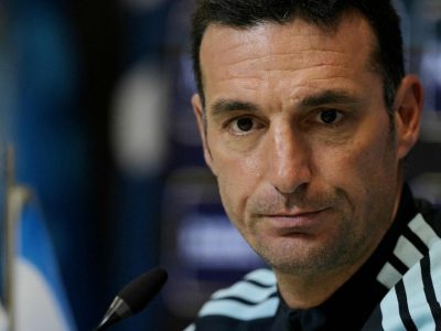 Scaloni projeta futuro da Argentina sem Messi e sinaliza interesse em renovar contrato com a AFA
