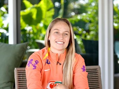 Isa Haas faz história ao estrear com a Seleção Brasileira no Beira-Rio em amistoso contra a Argentina