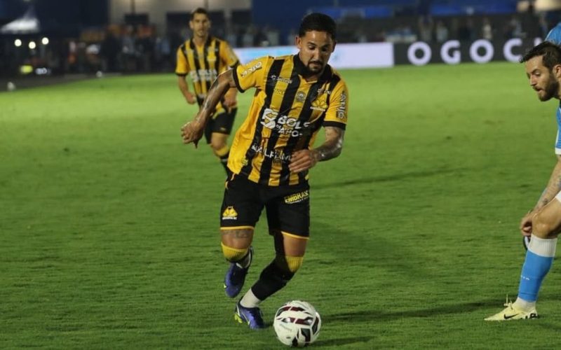 Jhonata Robert destaca a importância de cada jogo na reta final da Série B: “Cada partida é uma final”