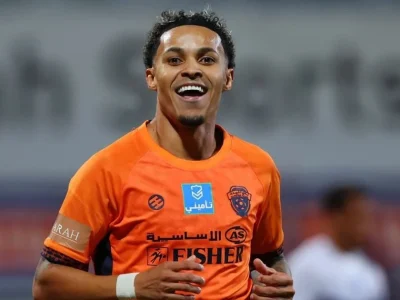 Lázaro brilha na Arábia Saudita com dois gols e consolida sua boa fase no Al-Fayha