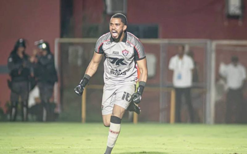 Lucas Arcanjo brilha na Série A: goleiro do Vitória é o que mais defendeu em 2026