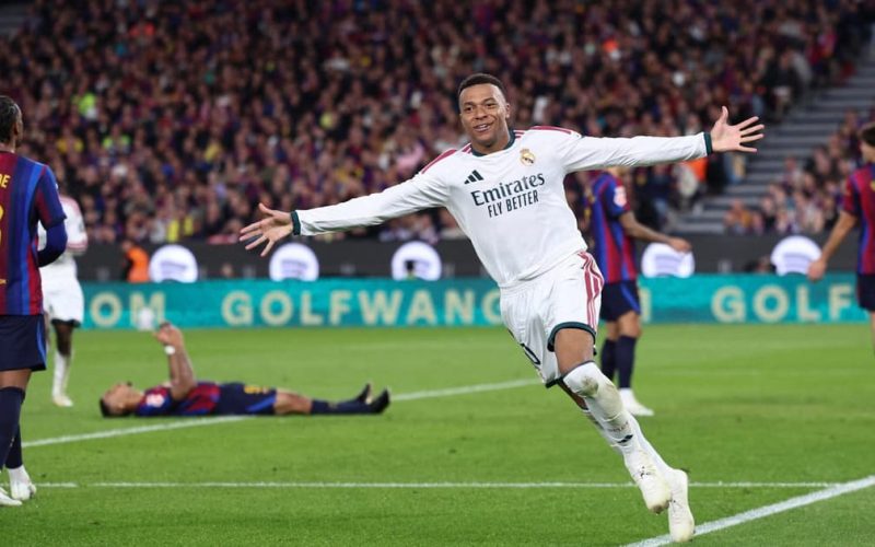 Mbappé brilha, marca dois e leva o Real Madrid à vitória sobre o Barcelona no El Clásico