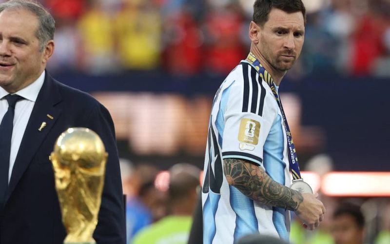 Messi lidera lista da Bola de Ouro mesmo após derrota da Argentina na final da Copa do Mundo