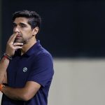 Abel Ferreira critica o calendário do futebol brasileiro após vitória do Palmeiras sobre o Bragantino: ‘Só três dias para preparar para uma final’