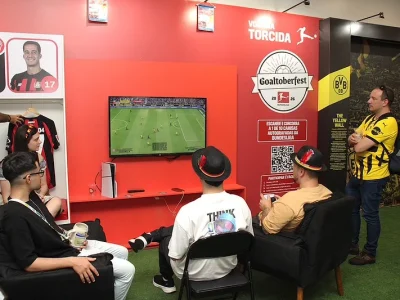Oktoberfest Blumenau recebe ídolos do futebol em evento especial da Bundesliga