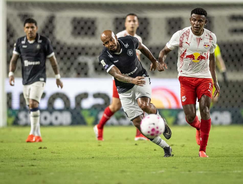 RB Bragantino visita o Palmeiras focado em manter a série invicta no Brasileirão.