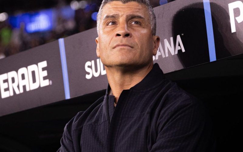 Vasco enfrenta o Corinthians em noite dramática e técnico Pedro Emanuel destaca emoção da virada na Série A