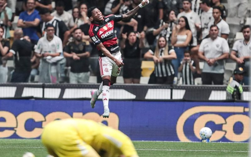 Flamengo e Atlético-MG: Uma Rivalidade de Intensidades Desiguais e Histórias Marcantes
