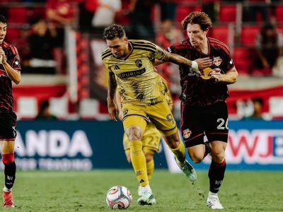 Rafael Navarro brilha na MLS e chega a 16 gols na temporada após vitória do St. Louis City sobre o NY Red Bulls