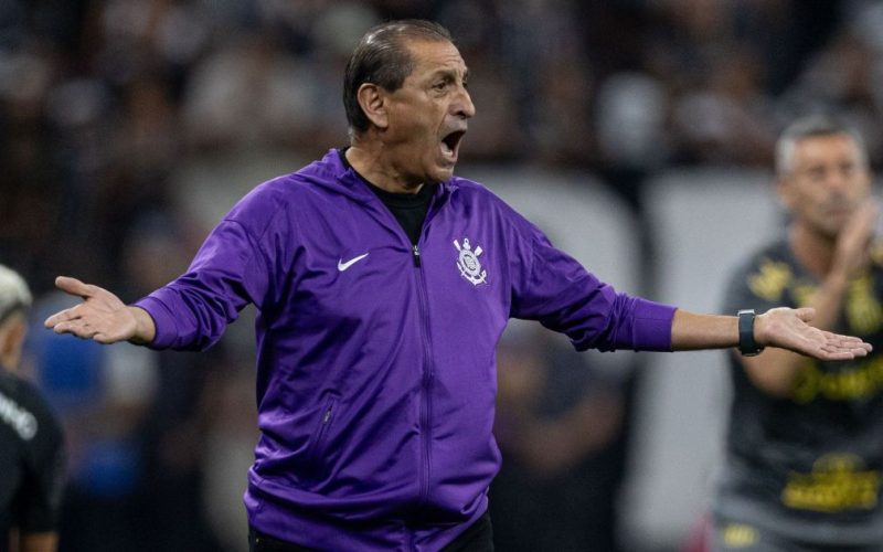 Corinthians avalia contratação de Ramón Díaz, mas suspensão no STJD pode complicar retorno do treinador