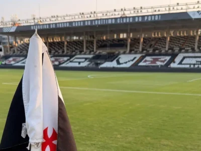 Vasco recebe Corinthians em São Januário em confronto crucial do Brasileirão