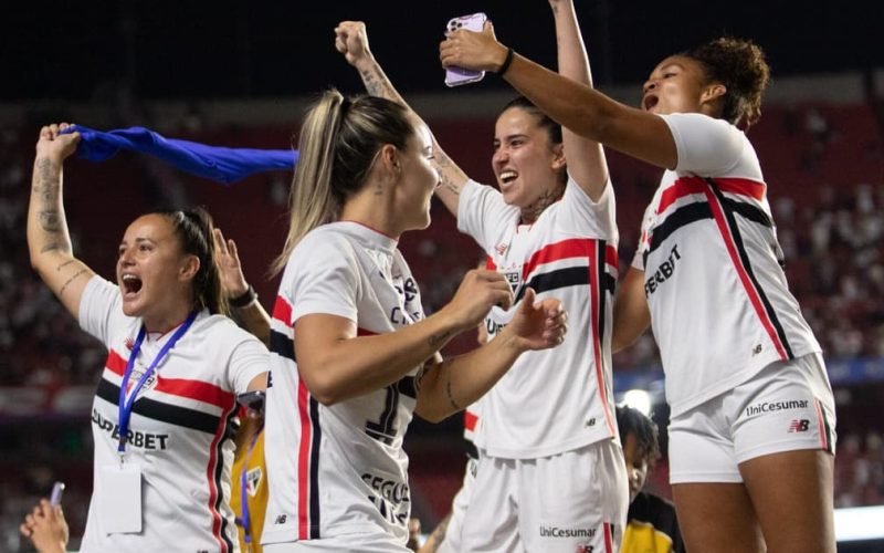 São Paulo conquista o Brasileirão Feminino de 2026 ao empatar com o Corinthians diante de 49 mil torcedores