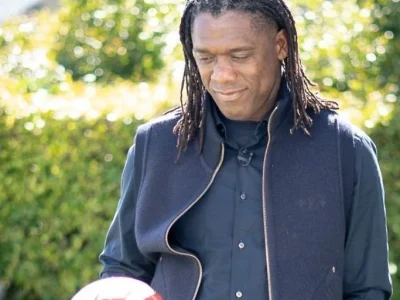 Corinthians contrata Clarence Seedorf e enfrenta preocupação com números de sua trajetória como treinador