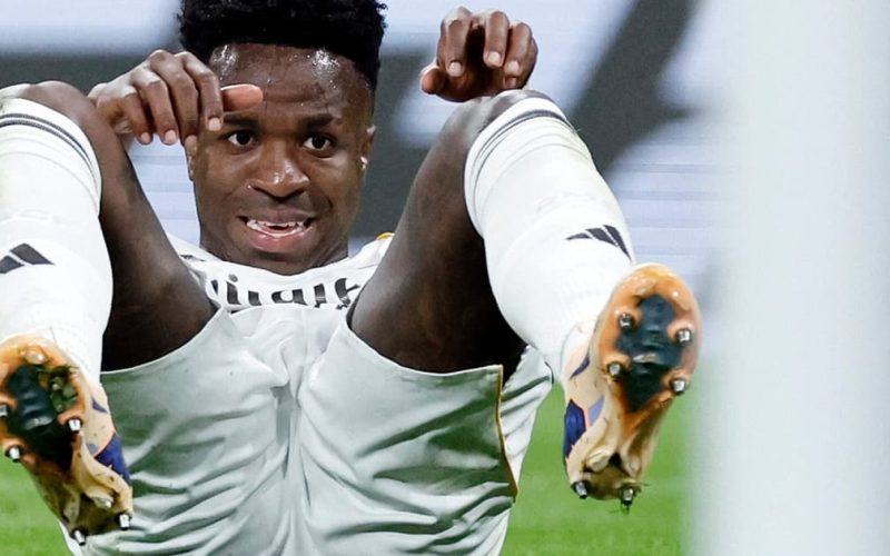 Vini Jr sofre queda e é escolhido o 17º melhor jogador do mundo na Bola de Ouro 2025/2026