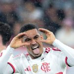 Flamengo goleia Vasco por 4 a 1 e amplia vantagem na liderança do Brasileirão sobre o Palmeiras