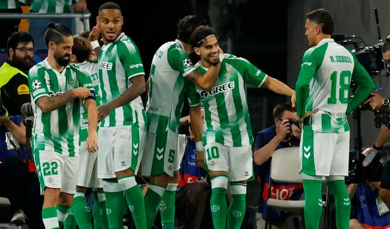 FC Porto cede virada ao Betis e amarga segunda derrota na Liga dos Campeões