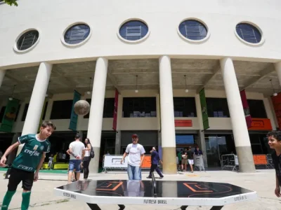 Última chamada para a exposição Amarelinha no Museu do Futebol: camisas icônicas da Seleção Brasileira em cartaz até 1º de novembro