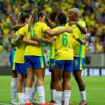 Brasil abre vantagem, mas cede empate à Argentina em amistoso emocionante na Arena Pernambuco