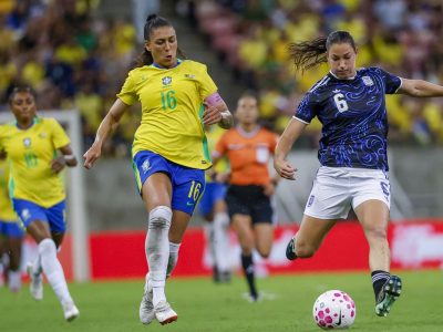 Brasil empata com Argentina em amistoso e técnico Arthur Elias faz avaliações para convocação futura