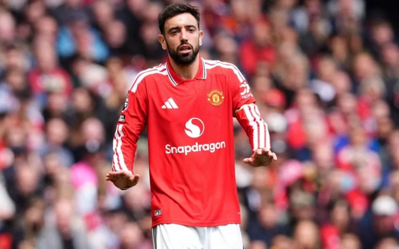 Bruno Fernandes critica táticas do Manchester United após goleada na Champions e pressiona Carrick por mudanças