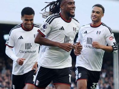 Fulham conquista primeira vitória na Premier League com gol de Iwobi sobre o Hull City