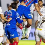 Santos empata com Bahia em jogo conturbado após expulsão de Neymar na Vila Belmiro