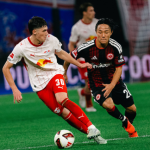 RB Leipzig aplica goleada de 6 a 0 no Eintracht Frankfurt e dispara na Bundesliga