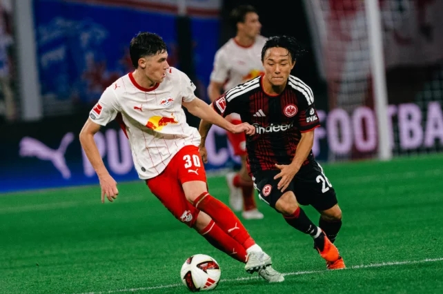 RB Leipzig aplica goleada de 6 a 0 no Eintracht Frankfurt e dispara na Bundesliga
