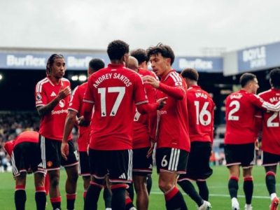 Como e Manchester United buscam a vitória na estreia oficial do Como contra um clube inglês na Champions League