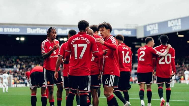 Como e Manchester United buscam a vitória na estreia oficial do Como contra um clube inglês na Champions League