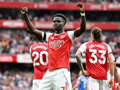 Arsenal enfrenta Leeds United em busca de reafirmação na Premier League