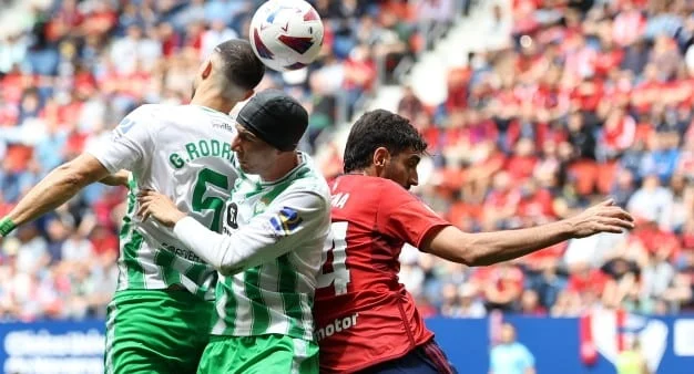 Real Betis busca vencer Osasuna para retomar a terceira colocação em La Liga; saiba onde assistir ao jogo ao vivo