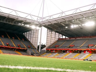 Lens busca recuperação na Ligue 1 em confronto direto com o invicto Lyon nesta sexta-feira