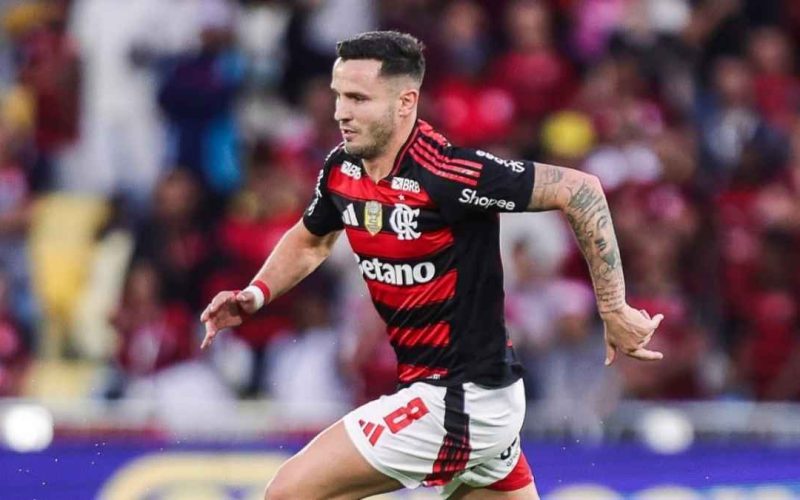 Flamengo pode ter Ayrton Lucas de volta para semifinal da Libertadores; Saúl é dúvida