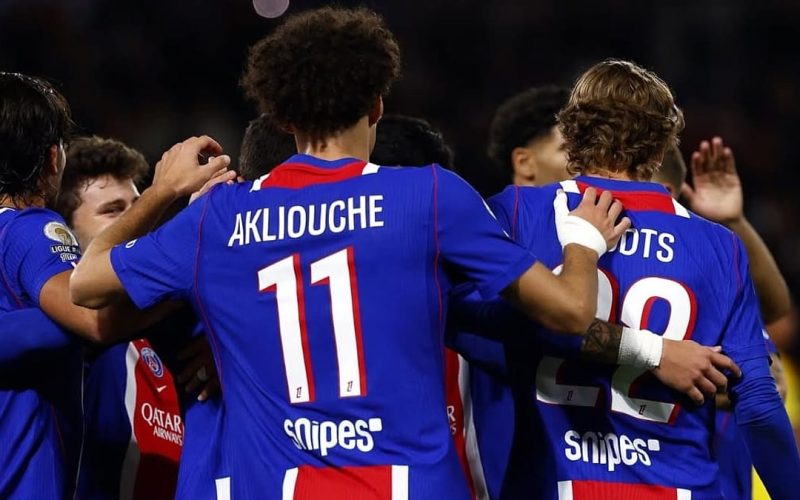 PSG e Lyon duelam pela liderança da Ligue 1 em confronto decisivo no Parque dos Príncipes
