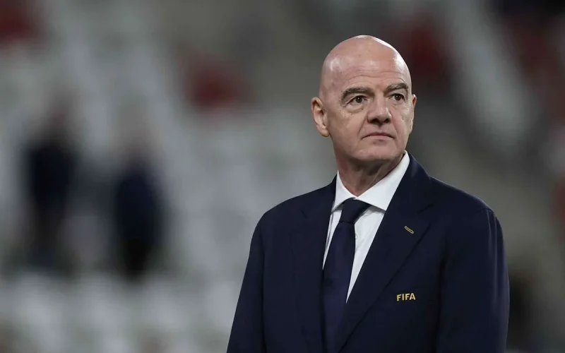 UEFA cobra respostas da FIFA sobre mandato de Gianni Infantino e projetos polêmicos até 2 de novembro