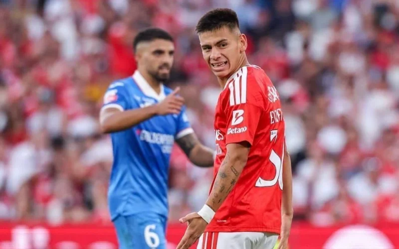 Claudio Echeverri, promessa argentina do Benfica, é confirmado como titular contra o Omonia Nicosia na Europa League
