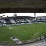 Coritiba e Botafogo se enfrentam pela 30ª rodada do Brasileirão: horário e transmissão do jogo