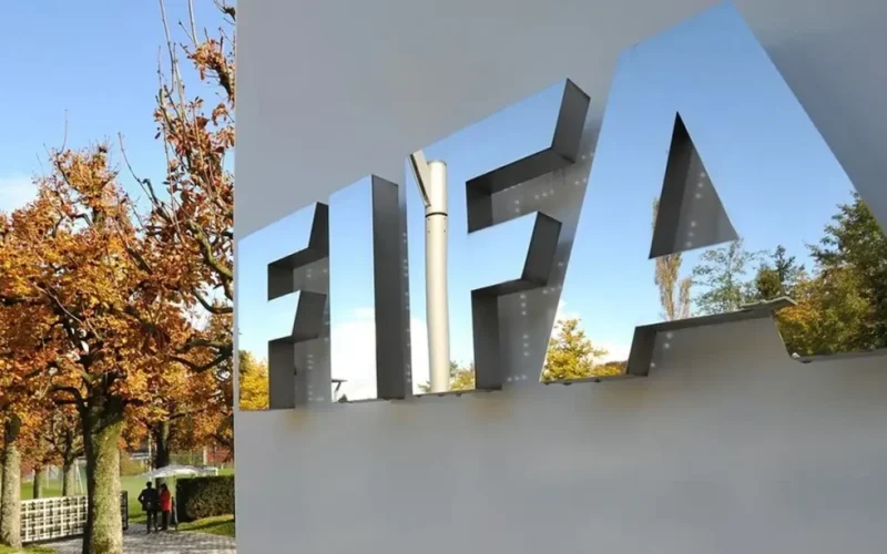 Fifa propõe fundo de US$ 6,35 bilhões para desenvolvimento do futebol mundial até 2030