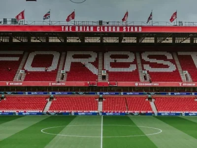 Nottingham Forest recebe Arsenal em duelo crucial da Premier League; veja como acompanhar ao vivo