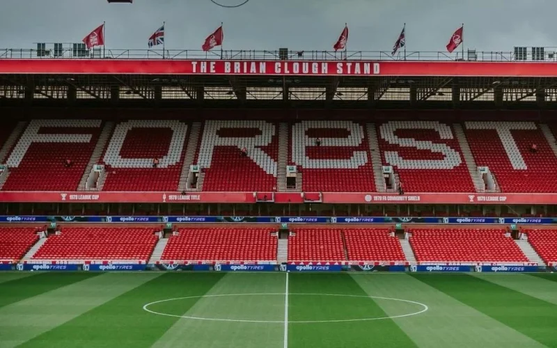 Nottingham Forest recebe Arsenal em duelo crucial da Premier League; veja como acompanhar ao vivo
