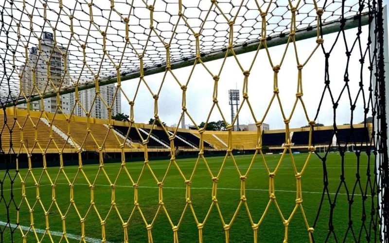 São Bernardo busca recuperação contra Criciúma em duelo decisivo da Série B no Estádio Primeiro de Maio