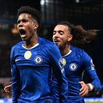 Estêvão fica no banco enquanto Chelsea vence Everton e busca o G4 da Premier League