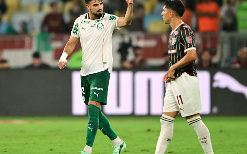 Palmeiras derrota Fluminense por 2 a 1 no Maracanã e avança com vantagem na semifinal da Libertadores